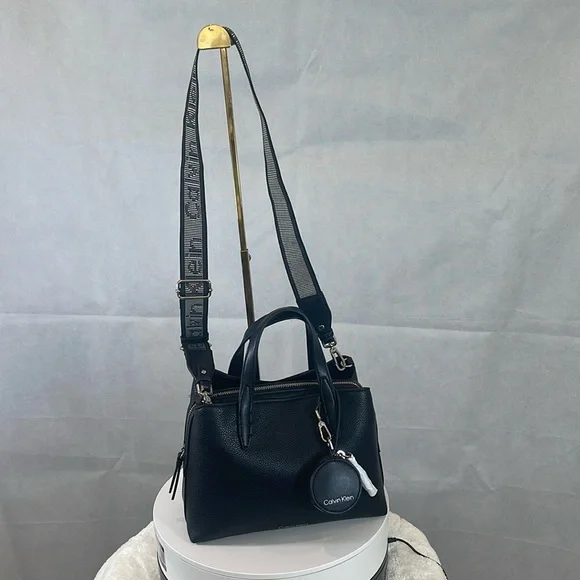 Calvin Klein , NWT , Black color, Shoulder bag . - Picture 1 of 15